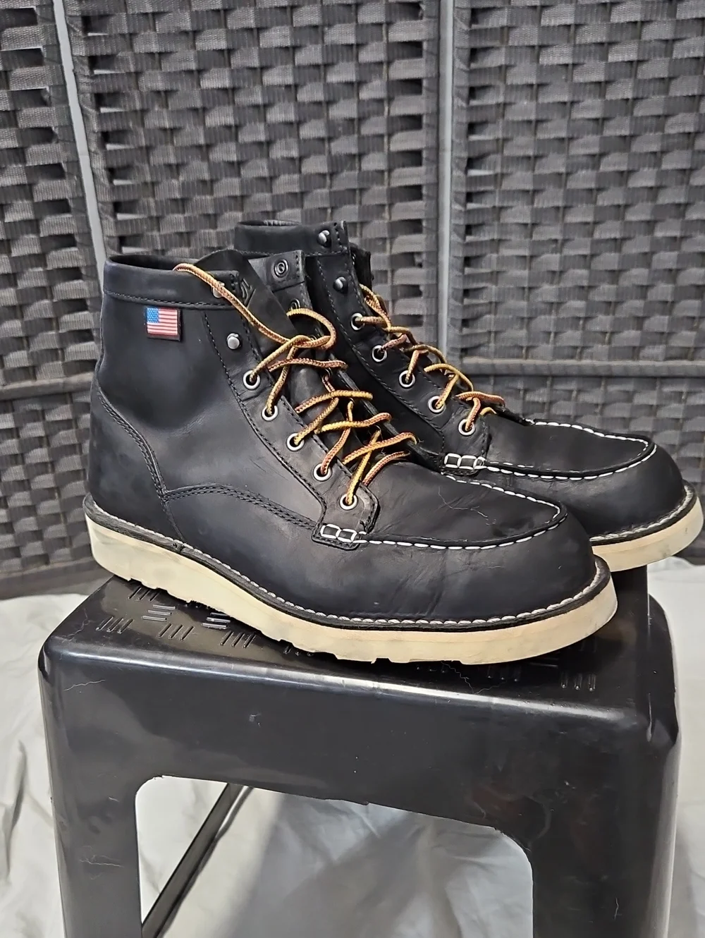 Size 11.5 Men's Black Leather Lace-up Bull Moc Toe 6